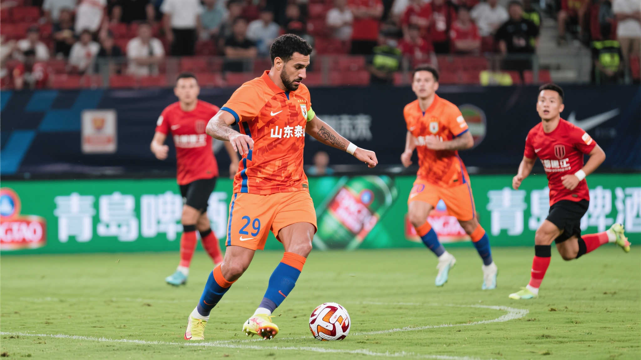 蓉城逆袭泰山1-3,王大雷情绪失控怒斥教练席 蓉城逆袭泰山1-3,王大雷情绪失控怒斥教练席